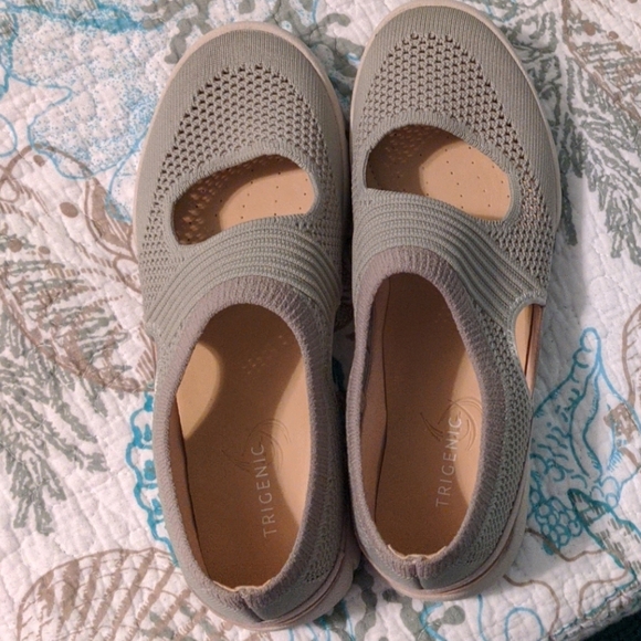 Clarks Shoes - Clark's Trigenic SlipOn Sneakers